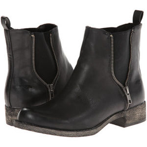 Rocket Dog Camilla Black Boots Size 9